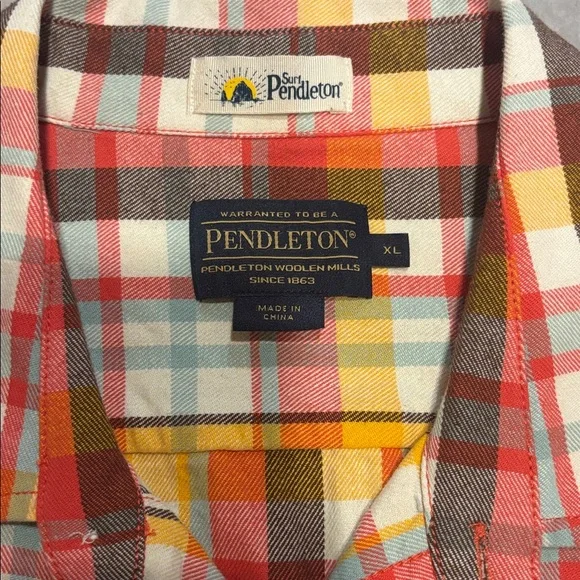 Men’s Pendleton button up - Picture 2 of 3
